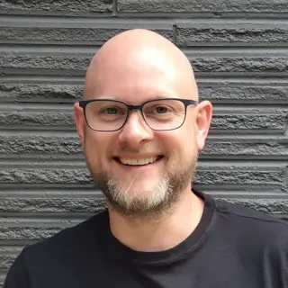Sam Gracie Headshot